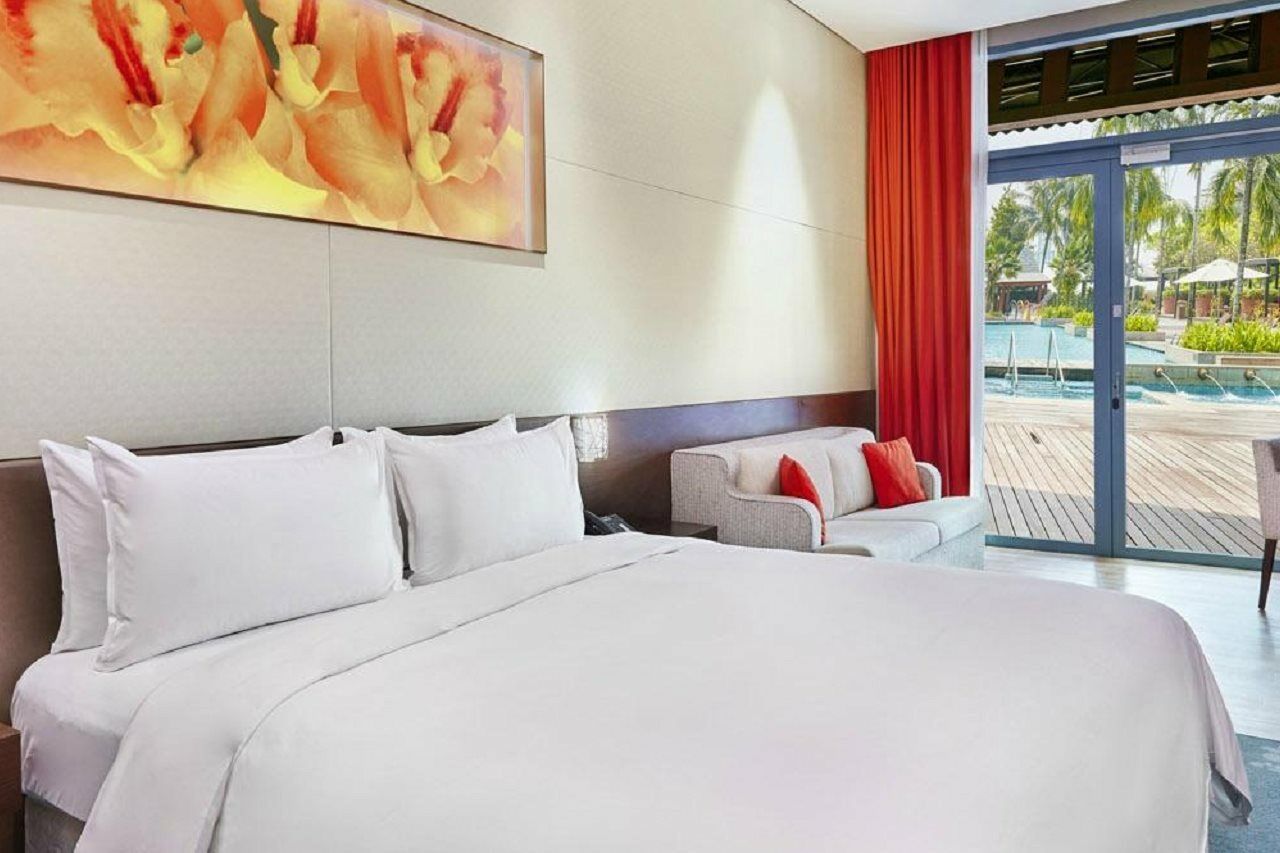 Resorts World Sentosa - Festive Hotel Singapore Bagian luar foto